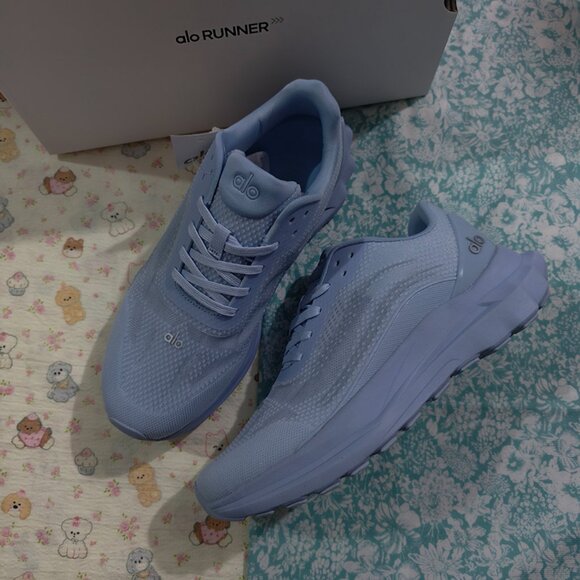 Alo Yoga Men's Mesh Running Shoes - Picture 5 of 8